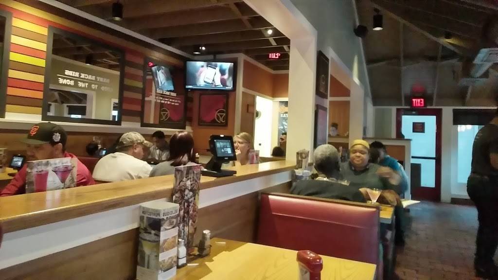 Chilis Grill & Bar | meal takeaway | 300 W Calaveras Blvd, Milpitas, CA 95035, USA | 4089429106 OR +1 408-942-9106