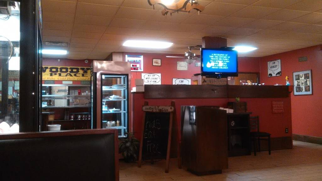 Woodys Bar-B-Q | restaurant | 110 FL-19, Palatka, FL 32177, USA | 3863853234 OR +1 386-385-3234