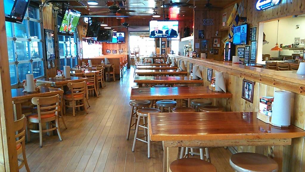 Hooters | restaurant | 3541 Truxel Rd, Sacramento, CA 95834, USA | 9169299464 OR +1 916-929-9464