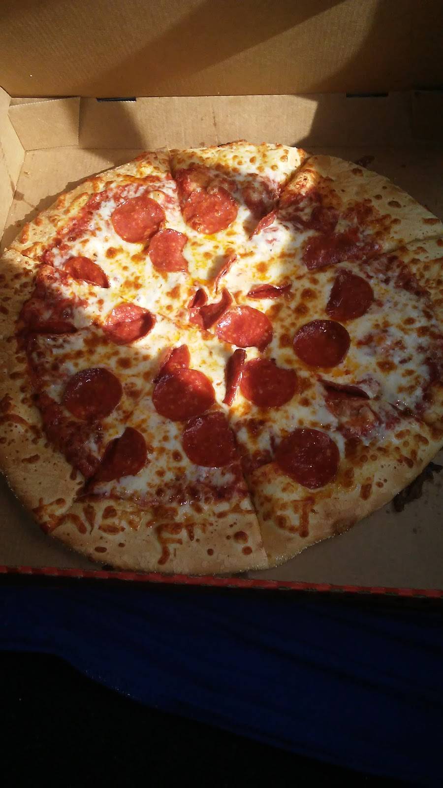 Little Caesars Pizza | meal takeaway | 3851 SW Green Oaks Blvd #113, Arlington, TX 76017, USA | 8175635151 OR +1 817-563-5151