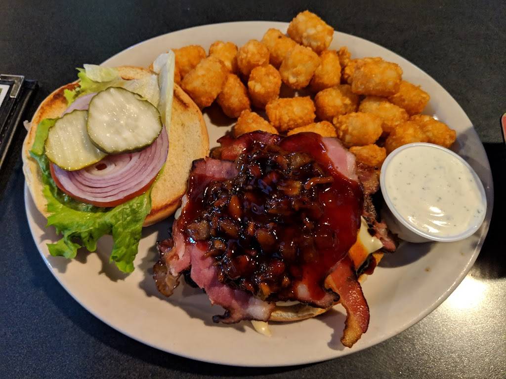 Big Red Restaurant & Sports Bar/Big Red Keno | restaurant | 8100 Cass St, Omaha, NE 68114, USA | 4023909495 OR +1 402-390-9495