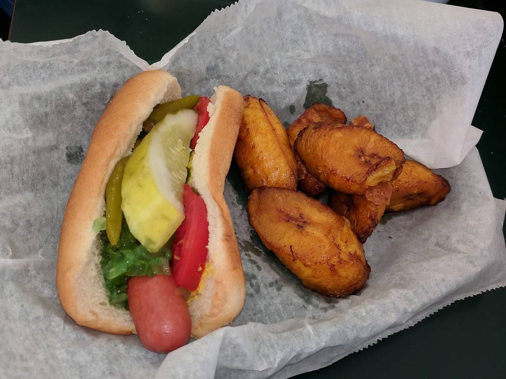 Nathans Chicago Style | meal takeaway | 1372 E 53rd St, Chicago, IL 60615, USA | 7732885353 OR +1 773-288-5353