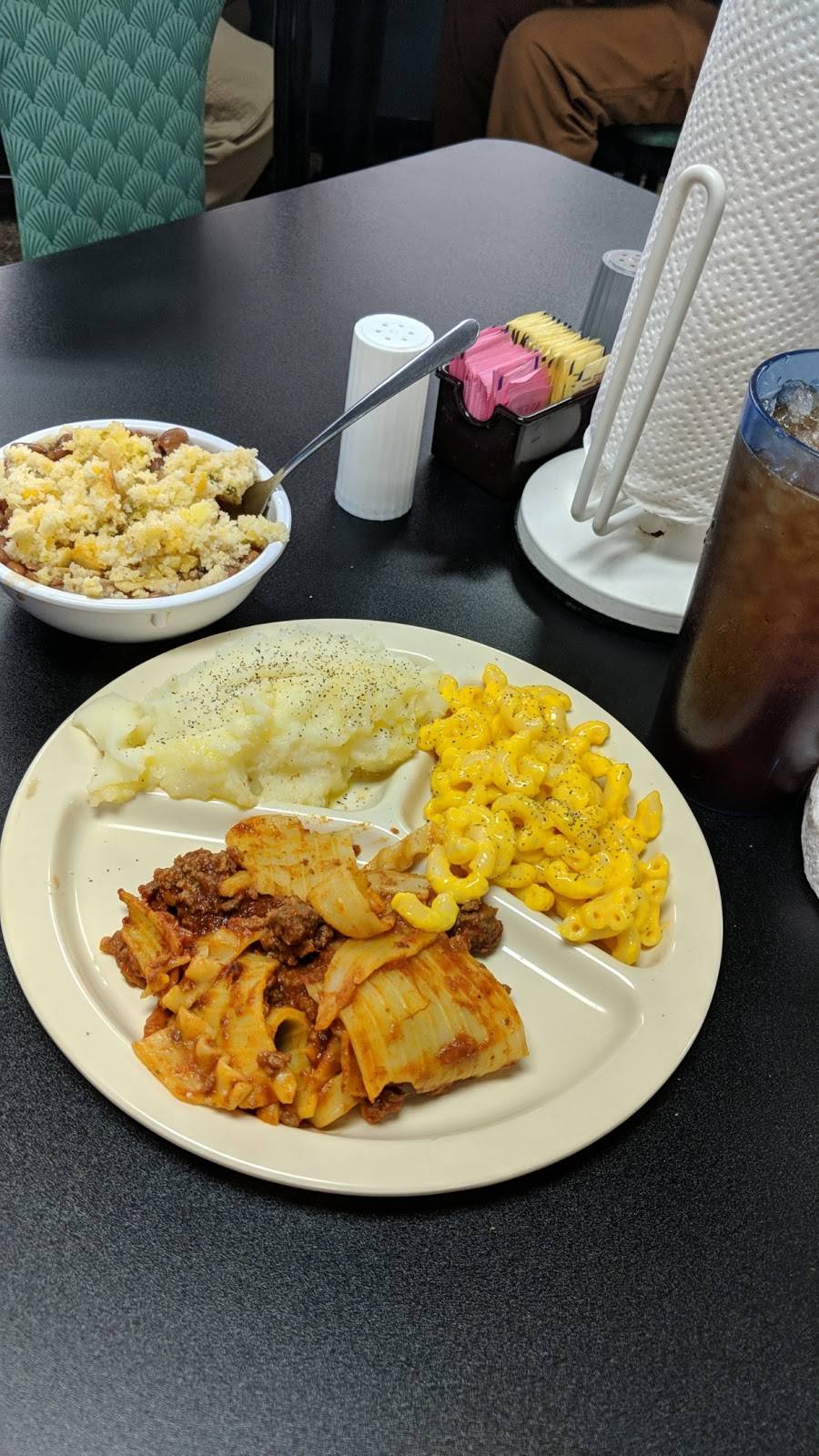 Eagles Diner | restaurant | 113 E Elm St, Athens, AL 35611, USA | 2562336194 OR +1 256-233-6194