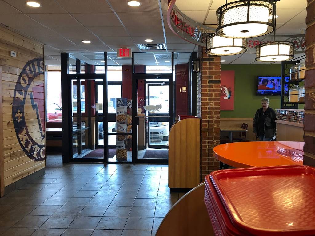 Popeyes Louisiana Kitchen | restaurant | 6821 Johnson Dr, Mission, KS 66202, USA | 9132621661 OR +1 913-262-1661