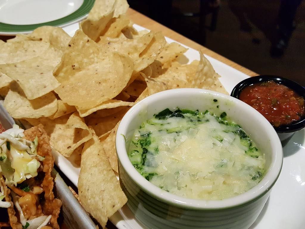 Applebees Grill + Bar | restaurant | 610 Palomar St, Chula Vista, CA 91911, USA | 6195854753 OR +1 619-585-4753