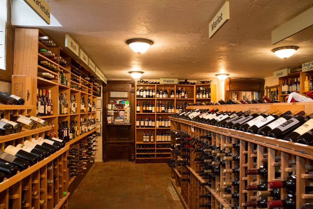 Classic Wineseller Inc | restaurant | 20 Church St, Waynesville, NC 28786, USA | 8284526000 OR +1 828-452-6000