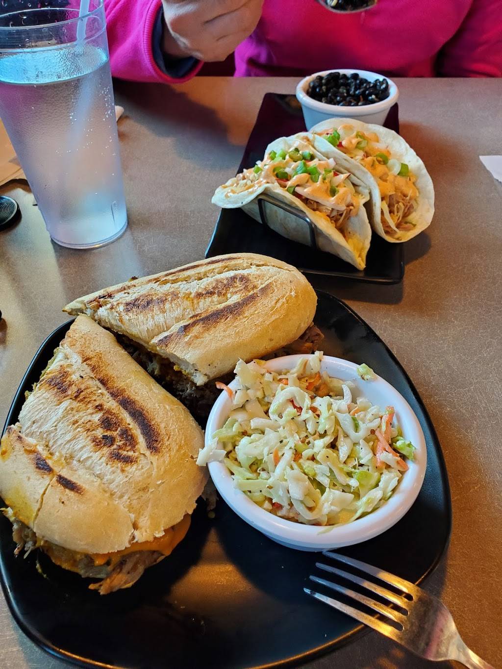 Bone Ends | restaurant | 604 E Colby St, Whitehall, MI 49461, USA | 2318933000 OR +1 231-893-3000