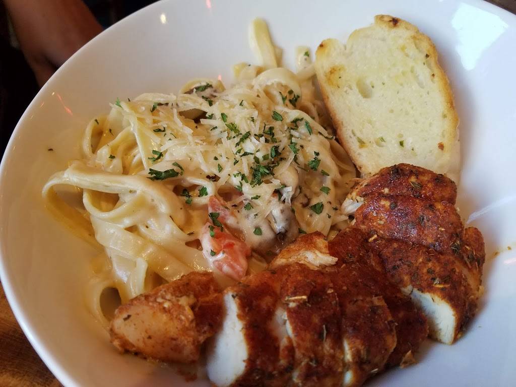 Jimmys Island Grill & Iguana Bar | restaurant | 2303 N Mayfair Rd, Wauwatosa, WI 53226, USA | 4148372121 OR +1 414-837-2121