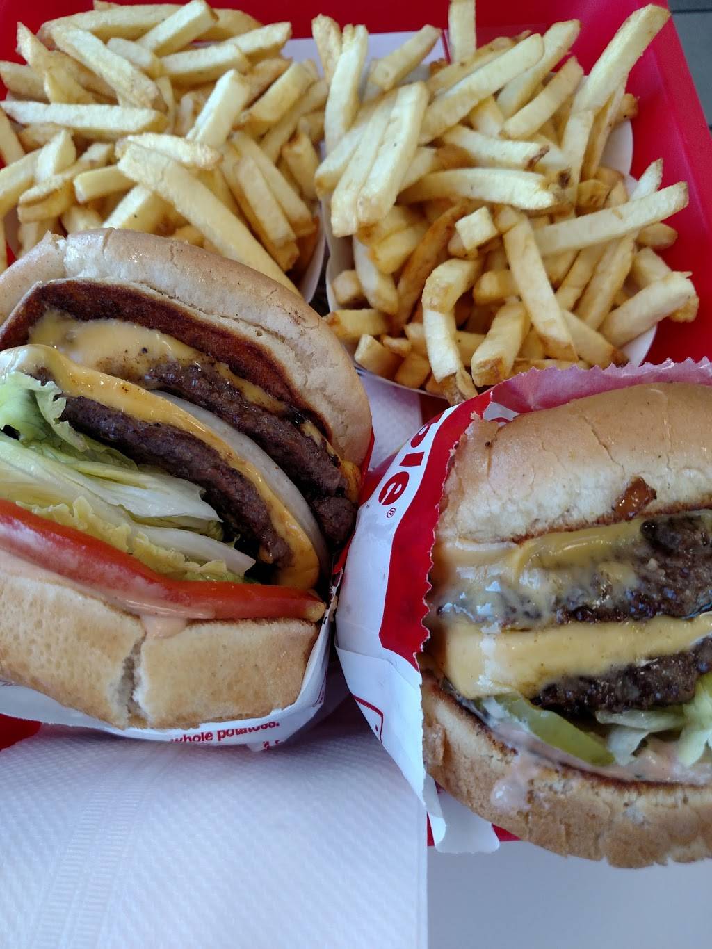In-N-Out Burger | restaurant | 31465 Avenue E, Yucaipa, CA 92399, USA | 8007861000 OR +1 800-786-1000
