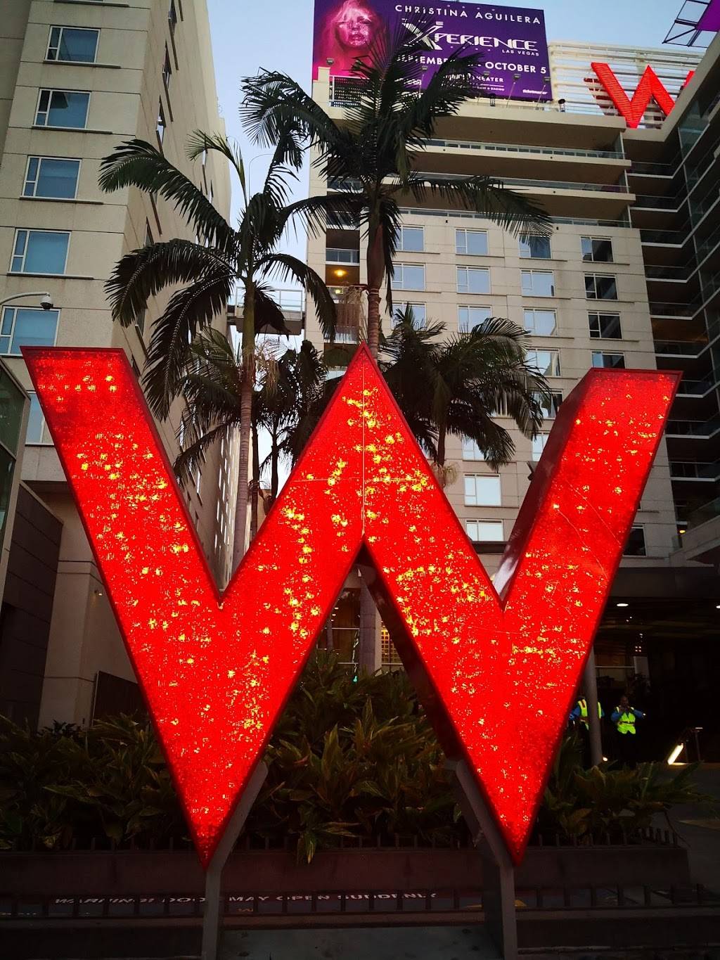 Station Hollywood | night club | 6250 Hollywood Blvd, Los Angeles, CA 90028, USA | 3237981355 OR +1 323-798-1355