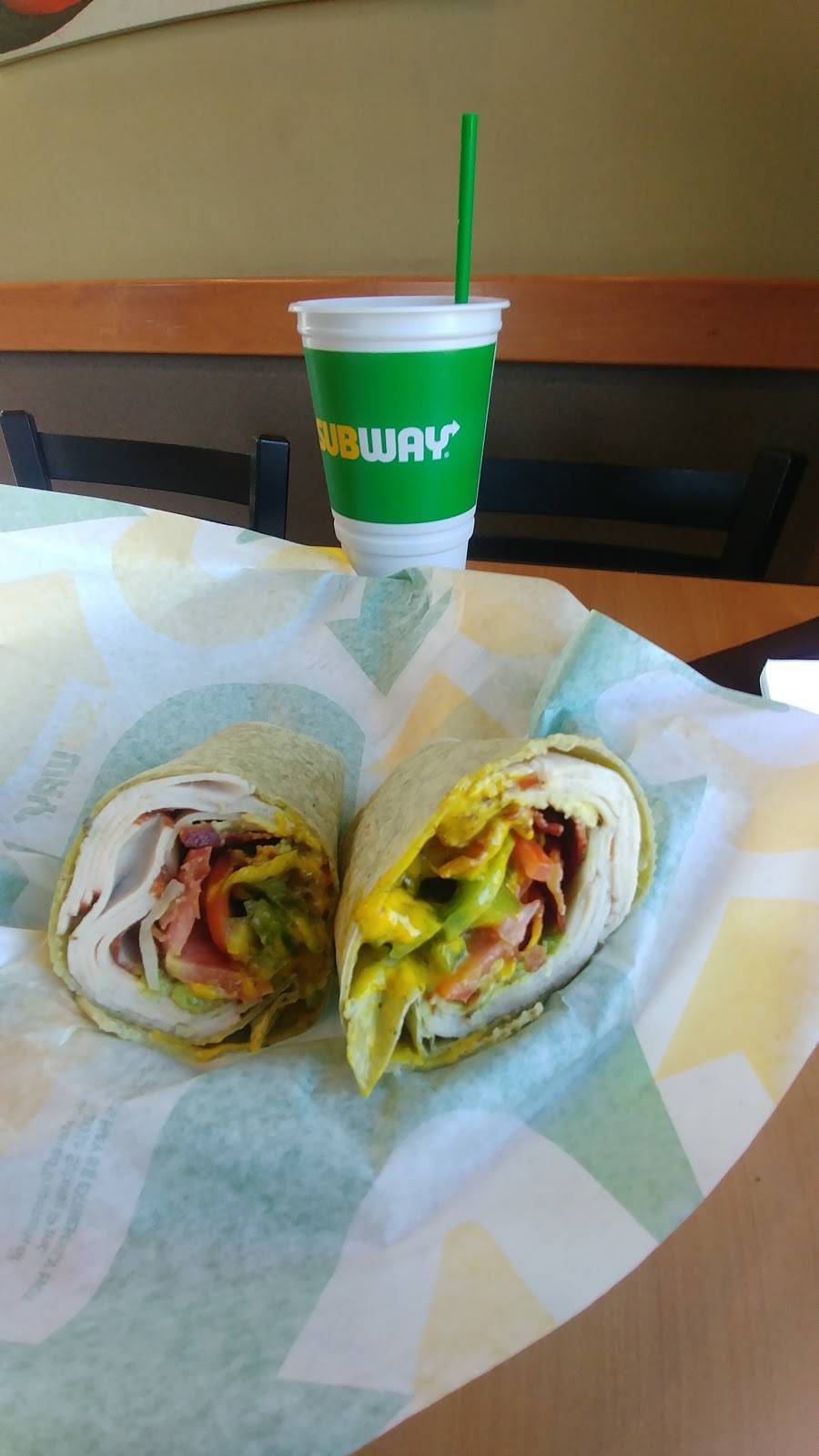 Subway | restaurant | 645 S Ventura Rd, Oxnard, CA 93030, USA | 8058324383 OR +1 805-832-4383