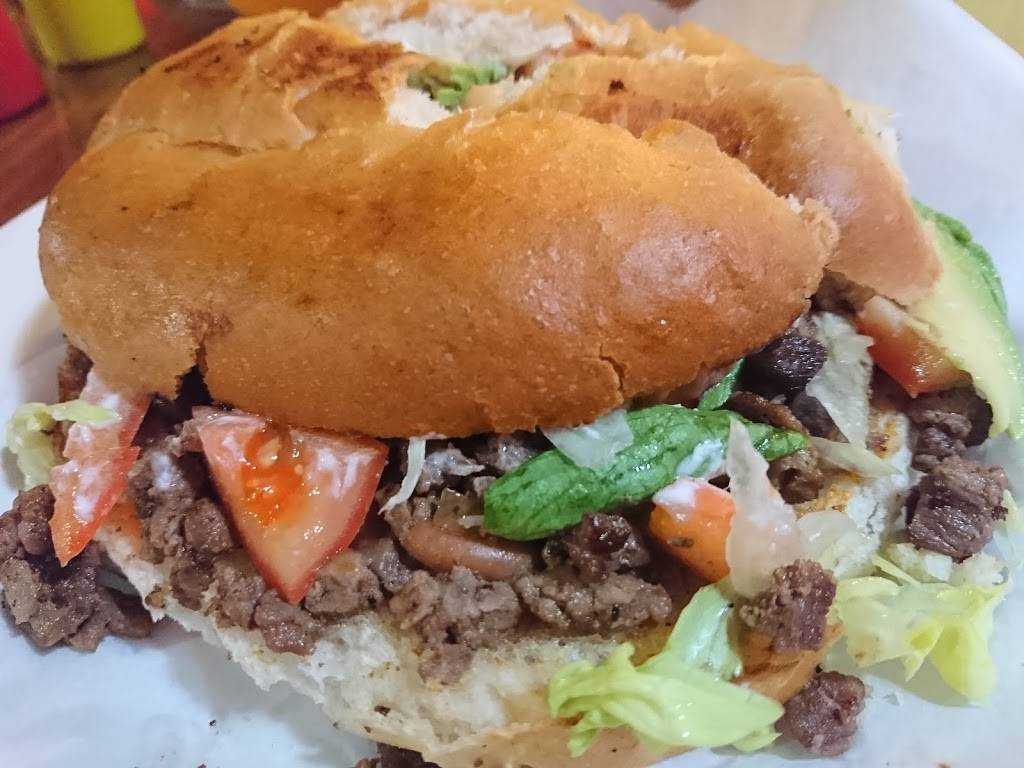 Restaurante La Salsa | restaurant | 119 E Oklahoma Ave, Milwaukee, WI 53207, USA | 4144830522 OR +1 414-483-0522