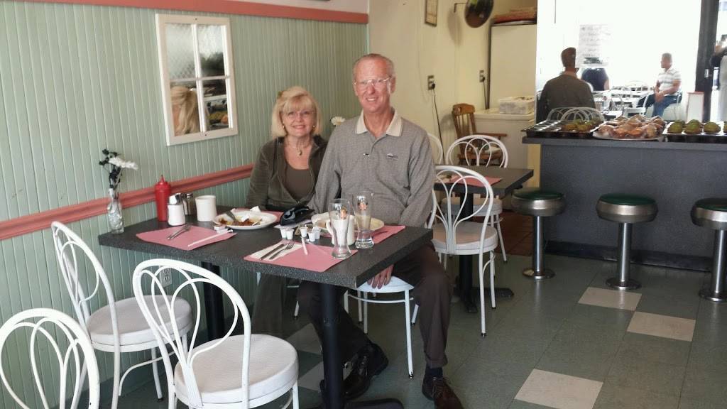 Frannys | restaurant | 36 Lebanon St, Malden, MA 02148, USA | 7813889559 OR +1 781-388-9559