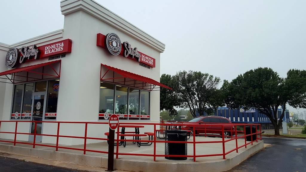 Shipley Do-Nuts | bakery | 5750 Northwest Expy, Warr Acres, OK 73132, USA | 4057213409 OR +1 405-721-3409