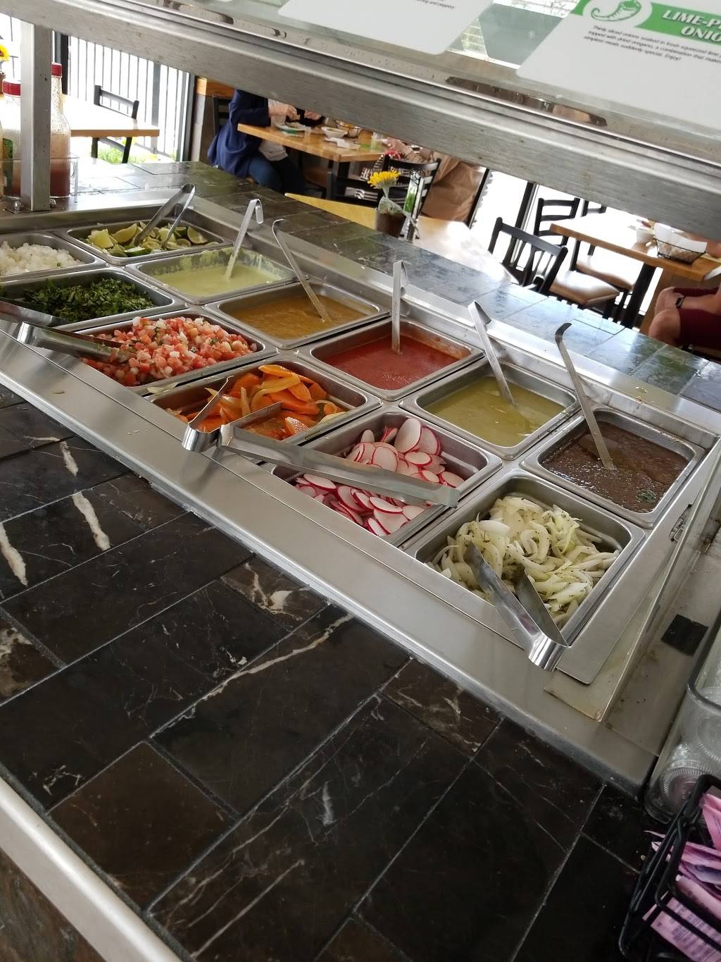 Salsa Verde Mexican Restaurant | restaurant | 1850 Lincoln Hwy, St. Charles, IL 60174, USA | 6304440673 OR +1 630-444-0673