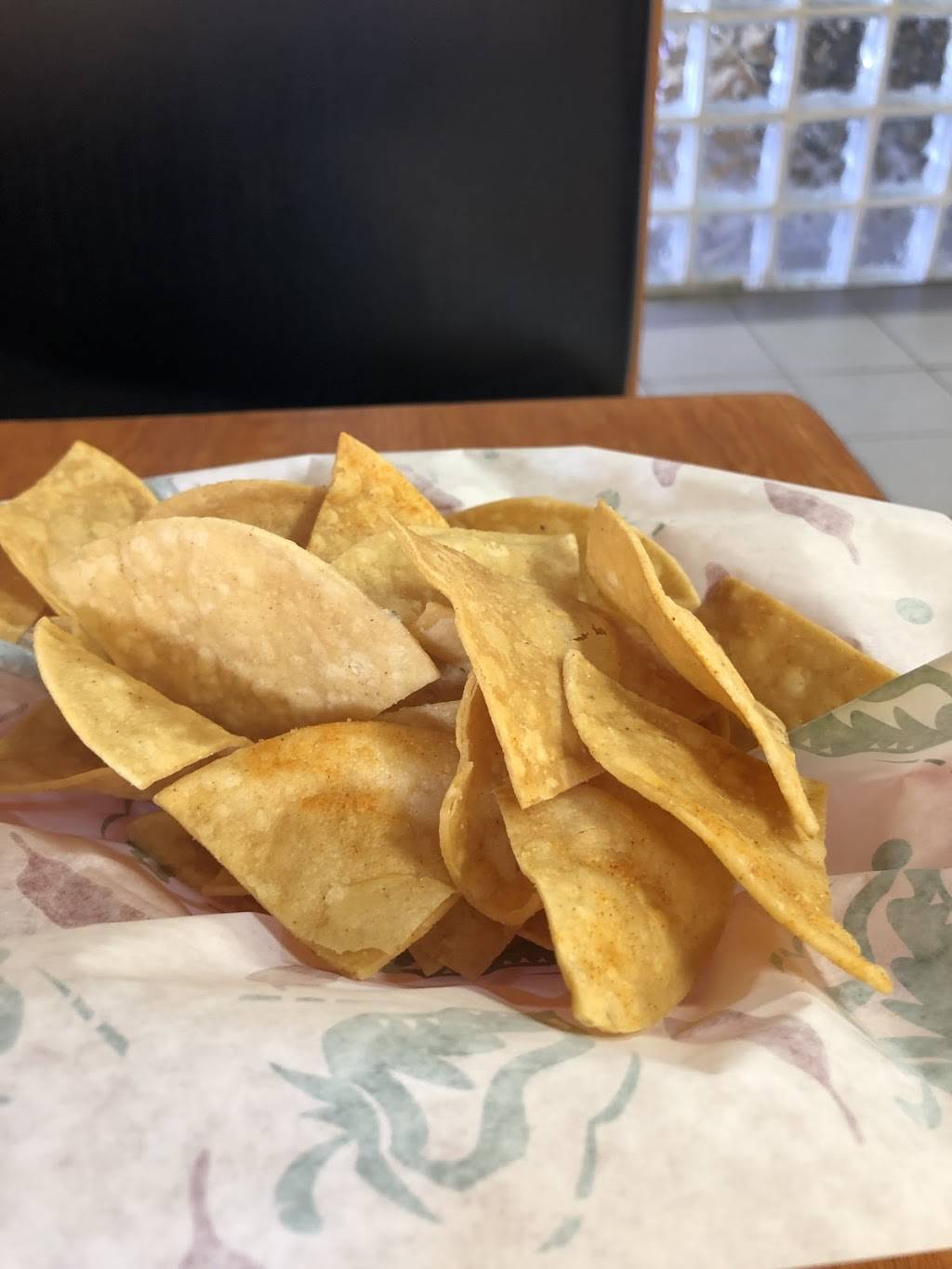 Taqueria El Grillo | restaurant | 410 S Federal Blvd, Denver, CO 80219, USA | 3039222294 OR +1 303-922-2294