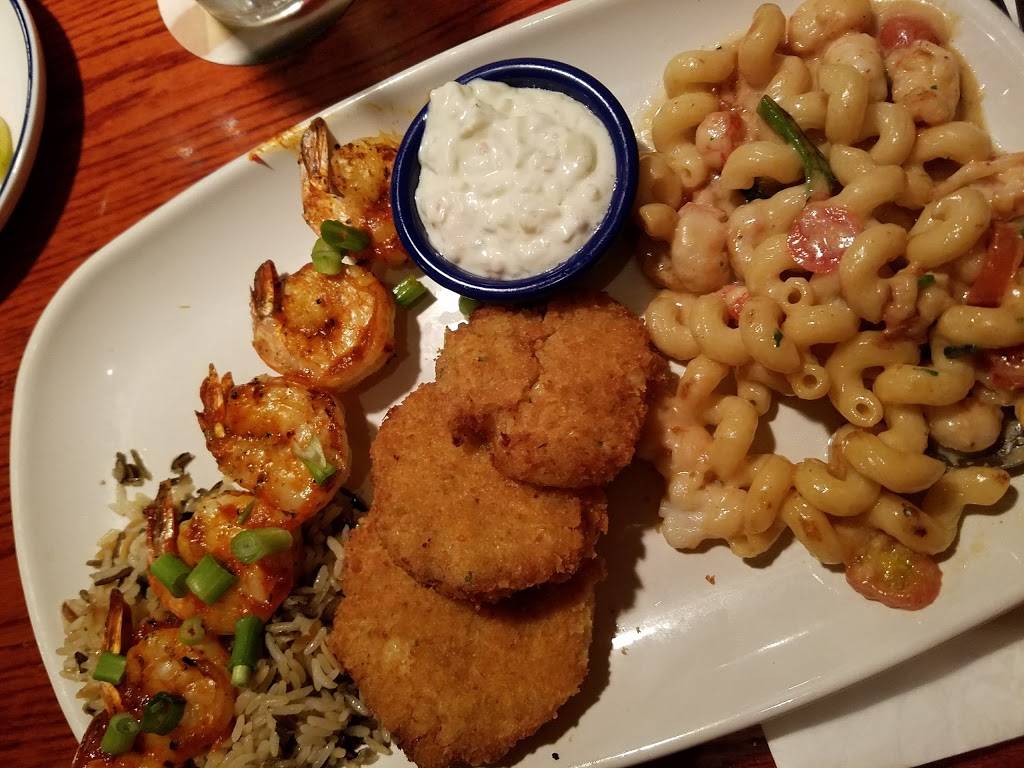 Red Lobster | restaurant | 209 S Weber Rd, Bolingbrook, IL 60490, USA | 6306799192 OR +1 630-679-9192