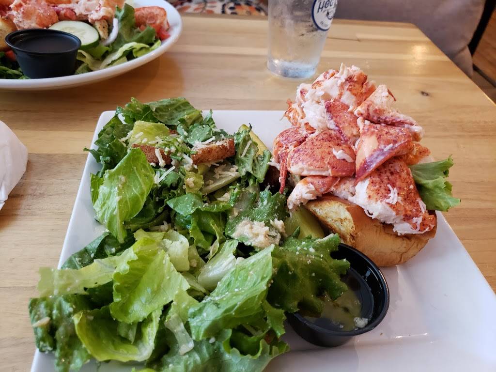 Quahog Republic’s Captains Den | restaurant | 35 Main St, Plymouth, MA 02360, USA | 5085917589 OR +1 508-591-7589