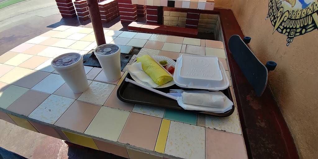 Chemas Place | restaurant | 1060 E 10th St, Long Beach, CA 90813, USA | 5624376500 OR +1 562-437-6500