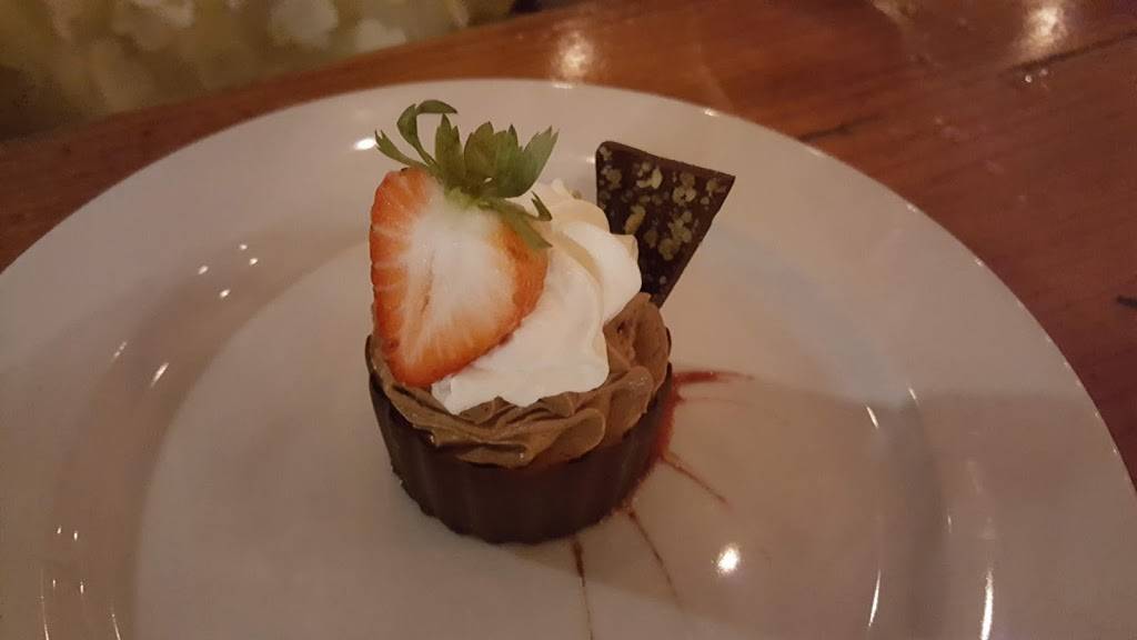 Wolfgangs Restaurant & Wine Bistro | restaurant | 474 Main St, Highlands, NC 28741, USA | 8285263807 OR +1 828-526-3807