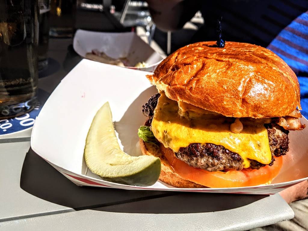 Burgers, Bait & Beer | restaurant | 200 Marina Park Way, San Diego, CA 92101, USA | 6196725578 OR +1 619-672-5578
