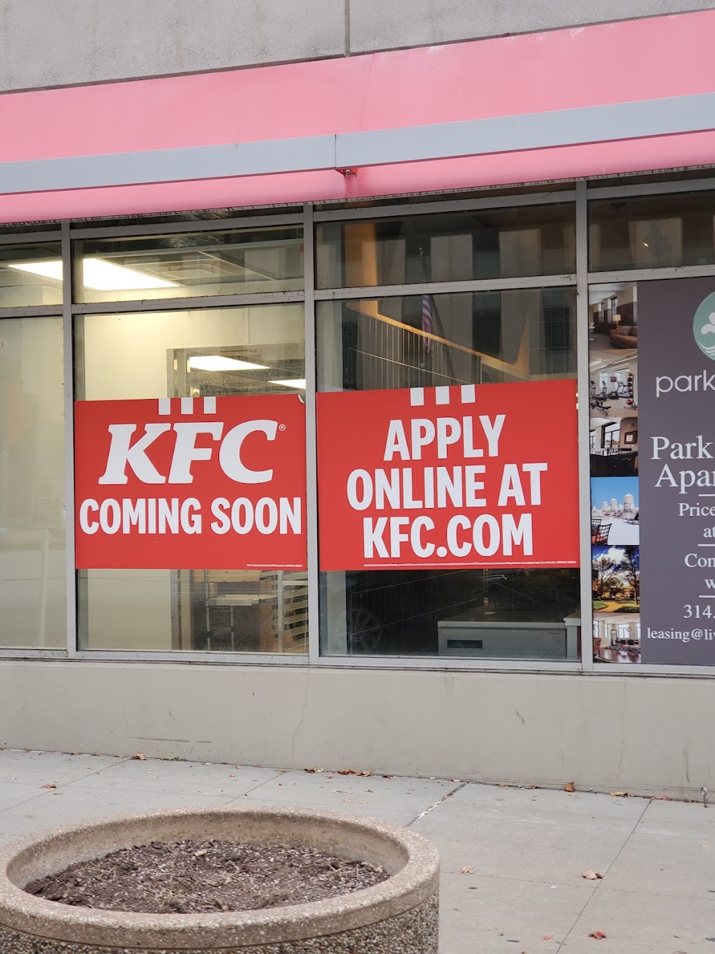 KFC | restaurant | 231 N Tucker Blvd, St. Louis, MO 63103, USA | 3145309527 OR +1 314-530-9527