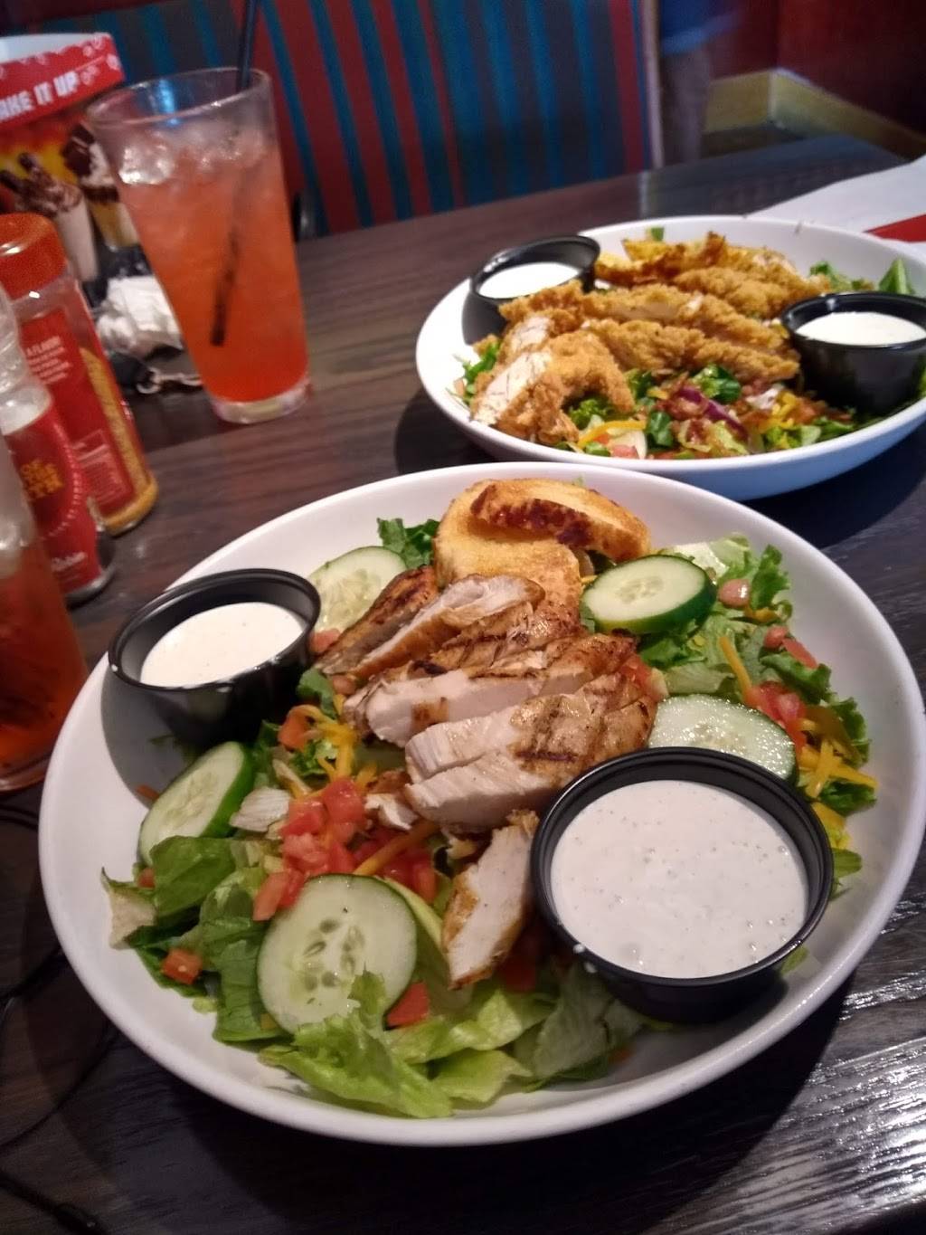 Red Robin Gourmet Burgers and Brews | restaurant | 3072 Waldorf Market Pl, Waldorf, MD 20603, USA | 3013742290 OR +1 301-374-2290