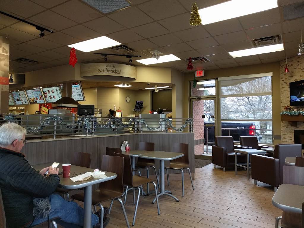 Tim Hortons | restaurant | 2214 E Eleven Mile Rd, Royal Oak, MI 48067, USA | 2485483391 OR +1 248-548-3391