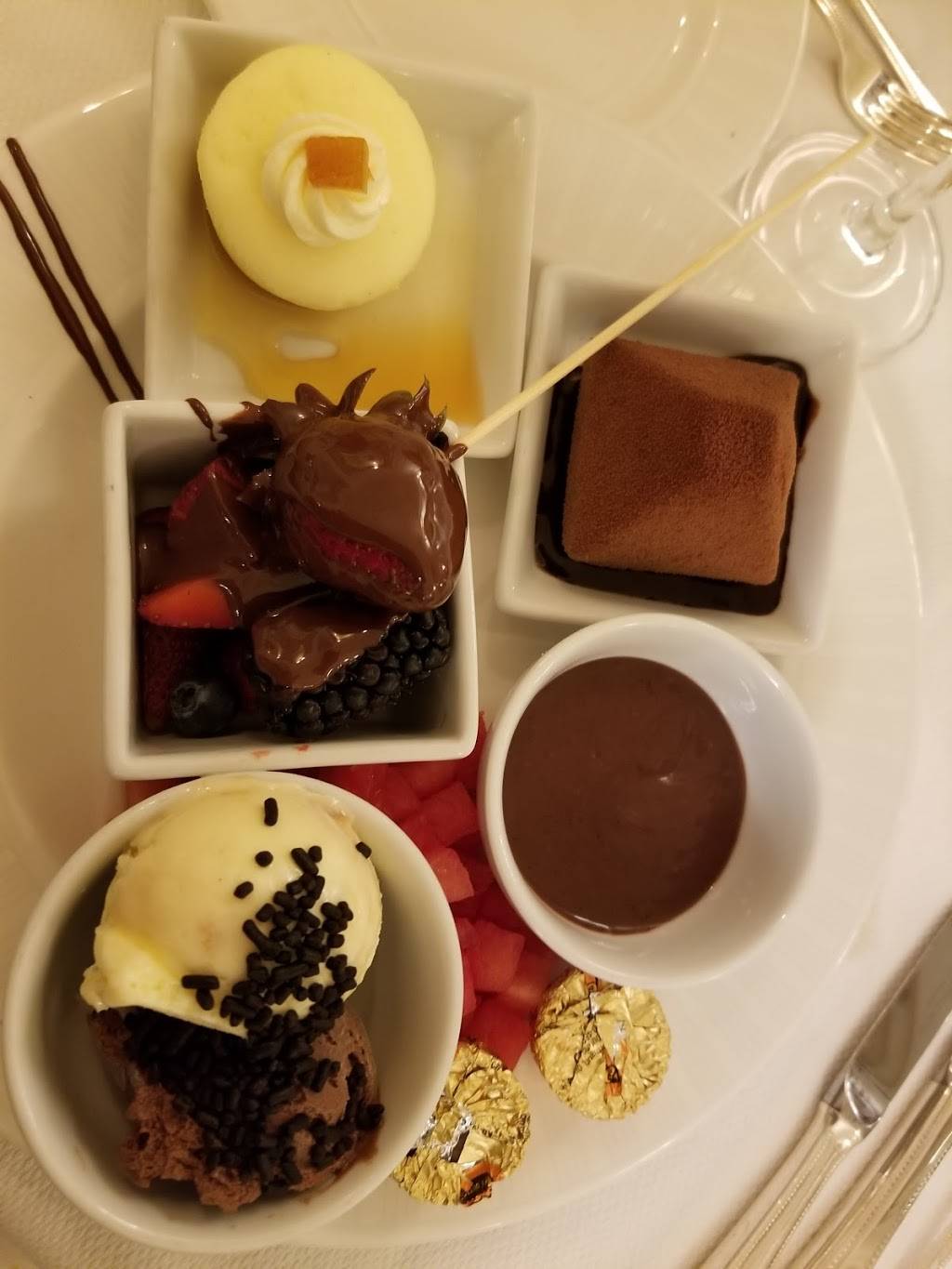 Fontainebleau Restaurant | restaurant | 1055 2nd Ave, San Diego, CA 92101, USA | 6192381818 OR +1 619-238-1818