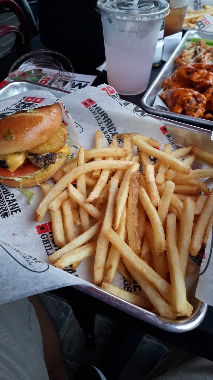 Hurricane BTW | restaurant | 8181 NW 39th Ave, Gainesville, FL 32606, USA | 3522406564 OR +1 352-240-6564