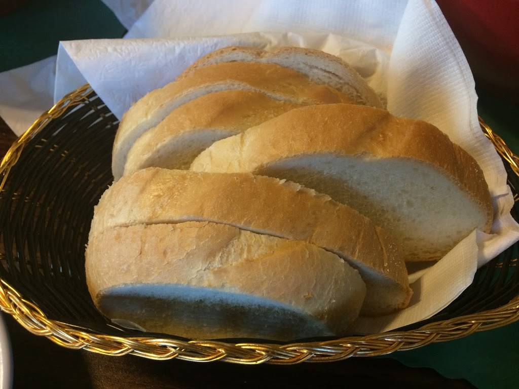 Italianos Pizzaria | restaurant | 10714 Main St, Mantua, OH 44255, USA | 3302743152 OR +1 330-274-3152