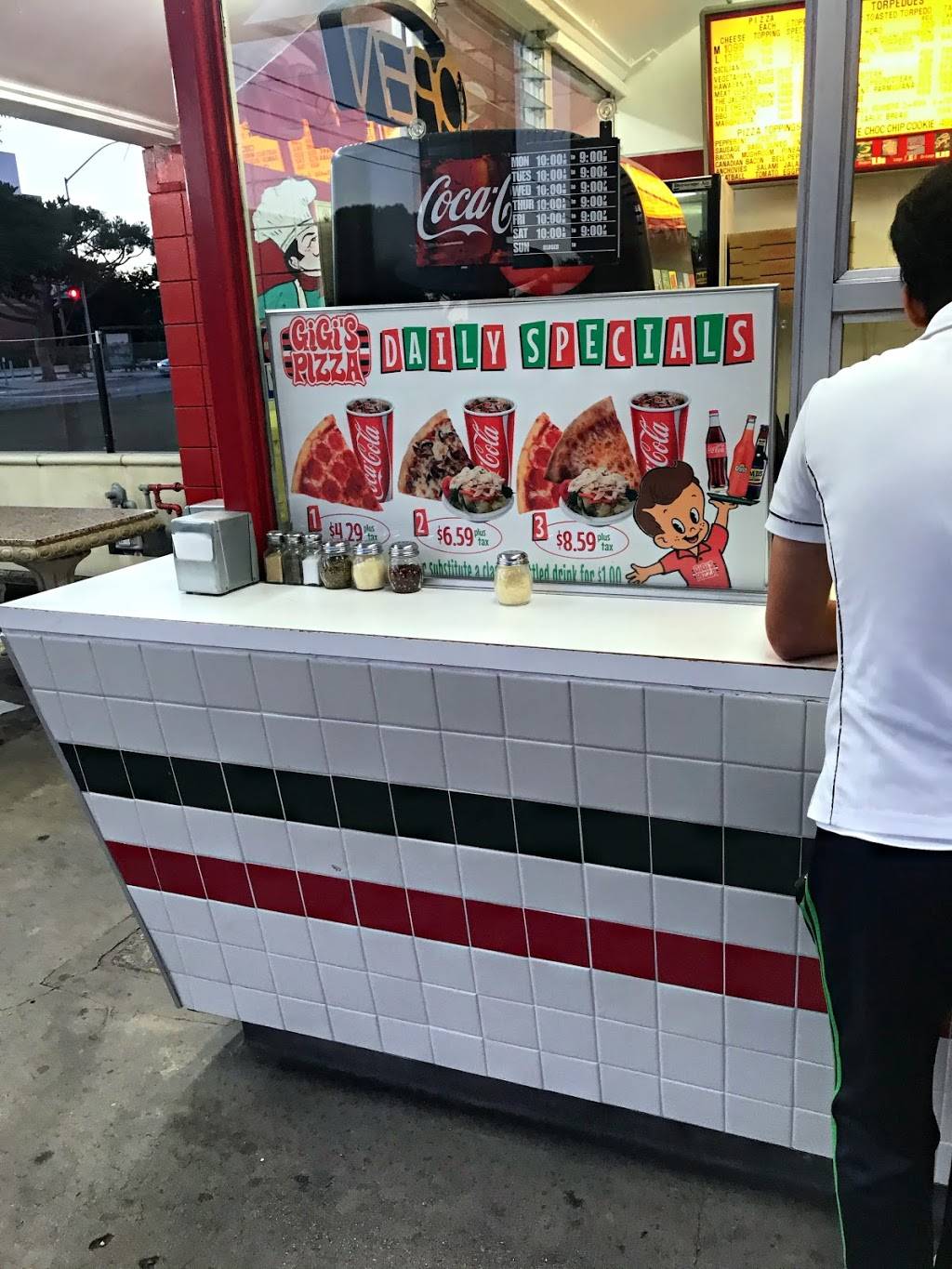 Gigis pizza | restaurant | 16006 Crenshaw Blvd, Gardena, CA 90249, USA | 3103270355 OR +1 310-327-0355