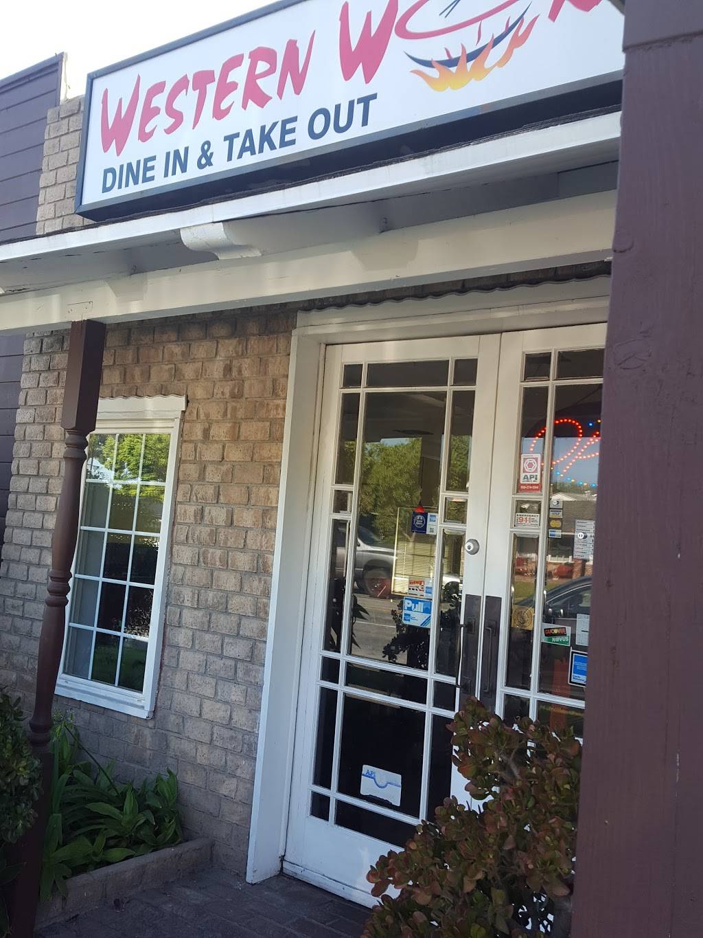 Western Wok | meal takeaway | 1311 N Hollywood Way, Burbank, CA 91505, USA | 8185669985 OR +1 818-566-9985