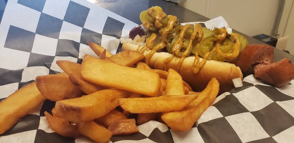 Crazy Dawgs | restaurant | 609 West Ave, Crossville, TN 38555, USA | 9312108785 OR +1 931-210-8785