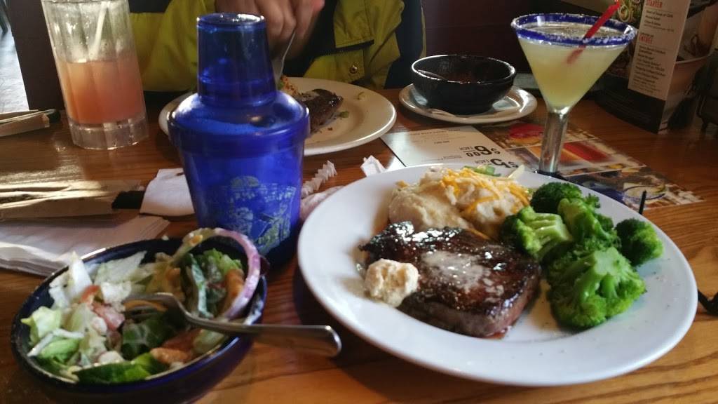 Chilis Grill & Bar | meal takeaway | 22402 N, US-281, San Antonio, TX 78259, USA | 2104813271 OR +1 210-481-3271