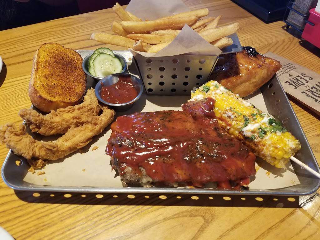 Chilis Grill & Bar | meal takeaway | 10955 North Fwy, Houston, TX 77037, USA | 2814479200 OR +1 281-447-9200