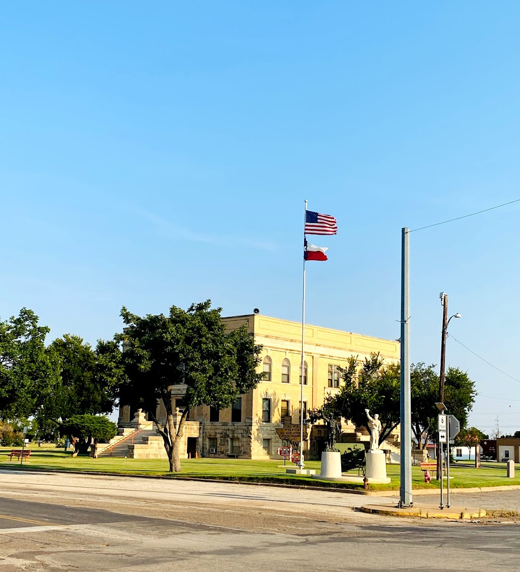 Sweet T Pizza | restaurant | 109 N Main St, Crowell, TX 79227, USA | 9406841357 OR +1 940-684-1357