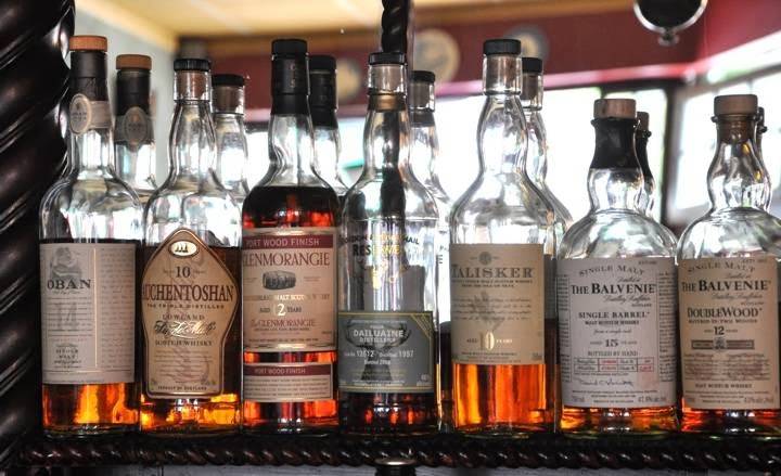 The Red Lion Lincoln Square | restaurant | 4749 N Rockwell St, Chicago, IL 60625, USA | 7736541341 OR +1 773-654-1341