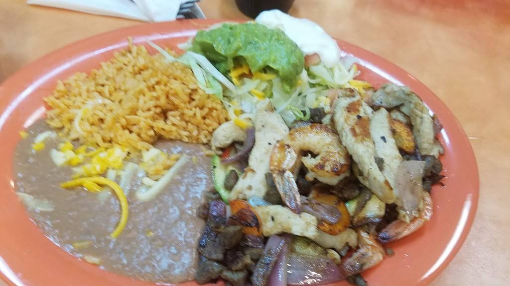 El Carambas | restaurant | 1503 12th St SE, Rochester, MN 55904, USA | 5072813104 OR +1 507-281-3104