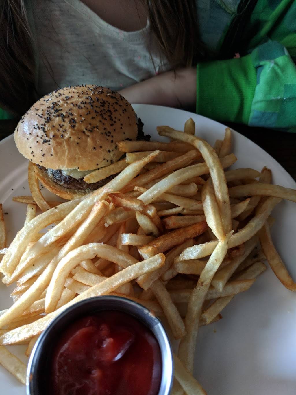 J Betskis | restaurant | 10 W Franklin St #120, Raleigh, NC 27604, USA | 9198337999 OR +1 919-833-7999