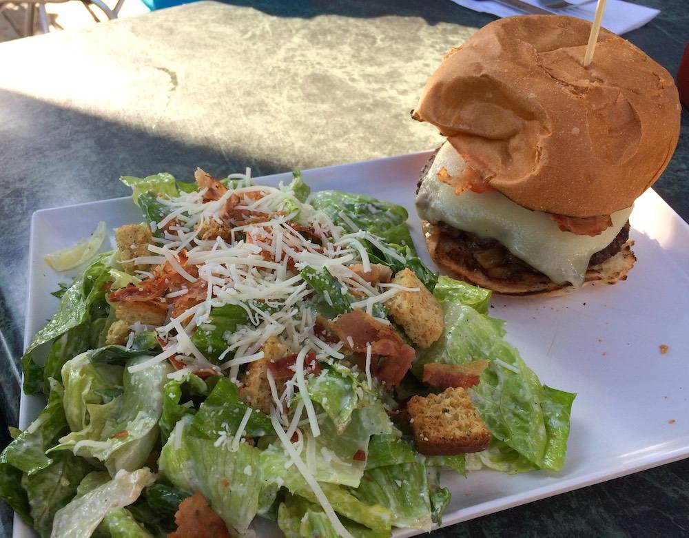 Burger Town | restaurant | 445 Chemin Bord-du-Lac, Dorval, QC H9S 2A7, Canada | 5146315757 OR +1 514-631-5757