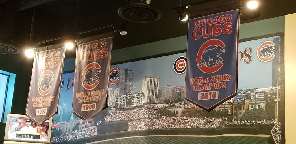 Legends Sports Bar & Grill | restaurant | 4200 River Rd, Schiller Park, IL 60176, USA | 8472339000 OR +1 847-233-9000