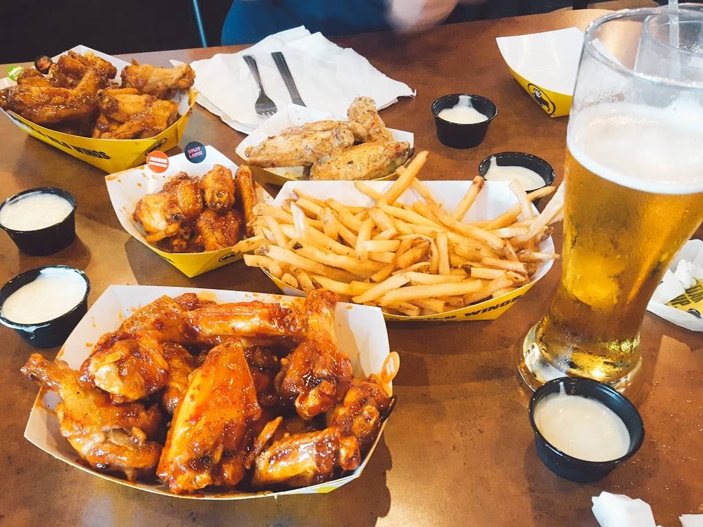 Buffalo Wild Wings | restaurant | 6191 Columbia Crossing Cir, Columbia, MD 21045, USA | 4435464383 OR +1 443-546-4383