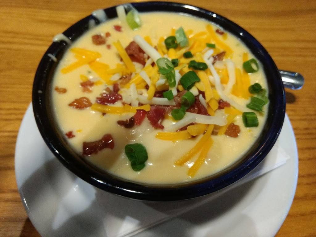 Chilis Grill & Bar | meal takeaway | 1191 E 19th St, Upland, CA 91784, USA | 9099321051 OR +1 909-932-1051