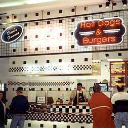 Daves Famous T & L Hot Dogs | restaurant | 9413 Mall Rd, Morgantown, WV 26501, USA | 3049836106 OR +1 304-983-6106