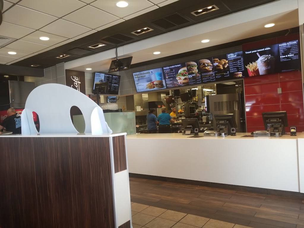 McDonalds | cafe | 4427 Shawnee Dr, Kansas City, KS 66106, USA | 9132625223 OR +1 913-262-5223