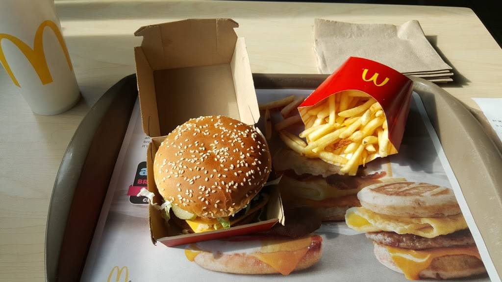 McDonalds | cafe | 303 S Gaffey St, San Pedro, CA 90732, USA | 3105486591 OR +1 310-548-6591