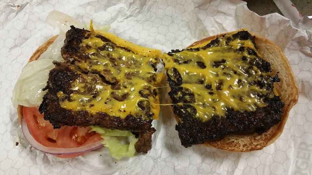 Wendys | restaurant | 2501 N Chester Ave, Bakersfield, CA 93308, USA | 6613932250 OR +1 661-393-2250