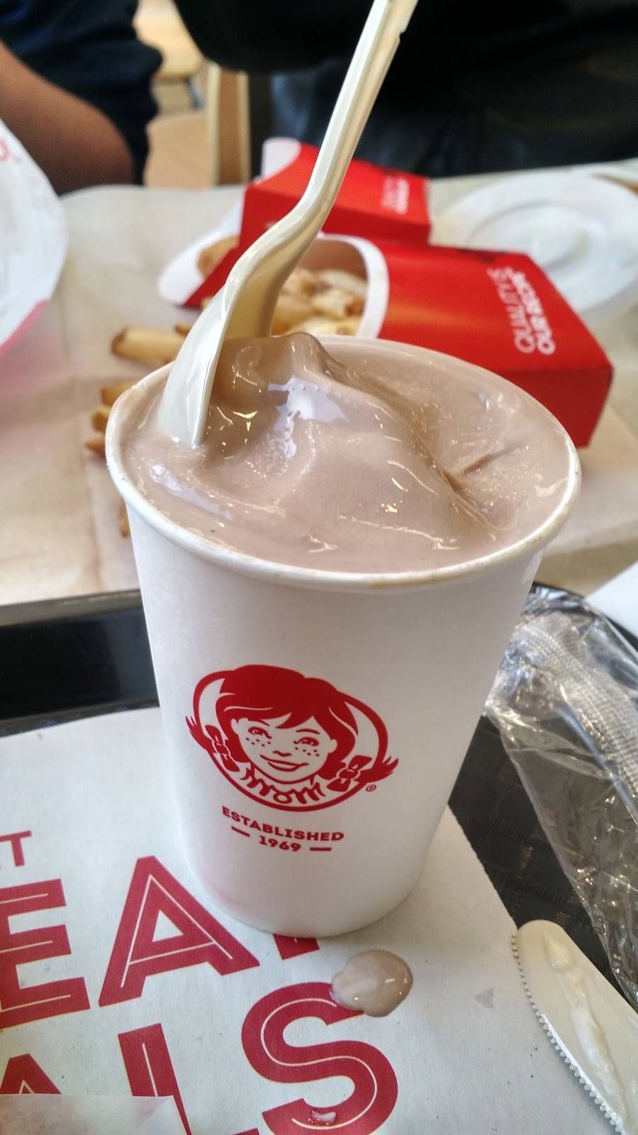 Wendys | restaurant | 110 Morris Crossing Ave, Newcomerstown, OH 43832, USA | 7404984327 OR +1 740-498-4327