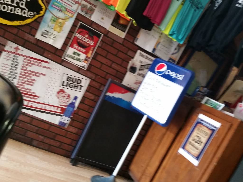 Husies Bar & Grill | restaurant | 211 S Main St, Blanchardville, WI 53516, USA | 6085234085 OR +1 608-523-4085